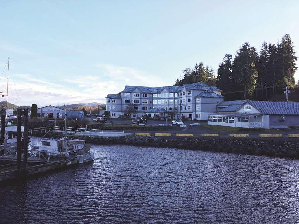 Quarterdeck Inn Port Hardy Exterior foto