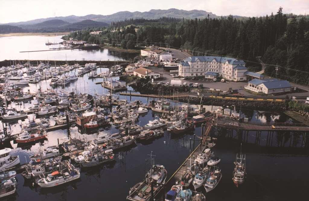 Quarterdeck Inn Port Hardy Exterior foto