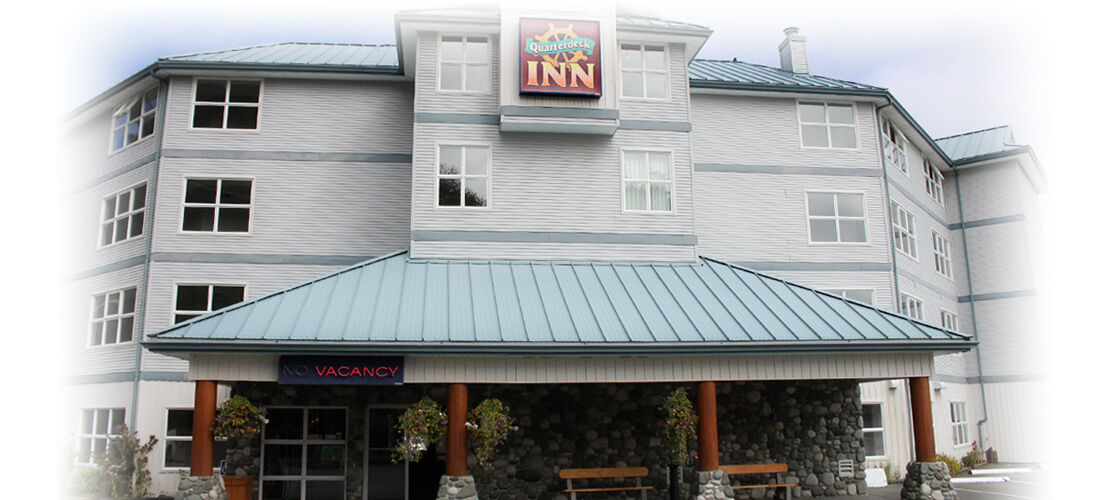 Quarterdeck Inn Port Hardy Exterior foto