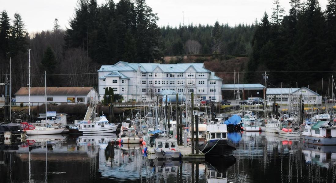 Quarterdeck Inn Port Hardy Exterior foto